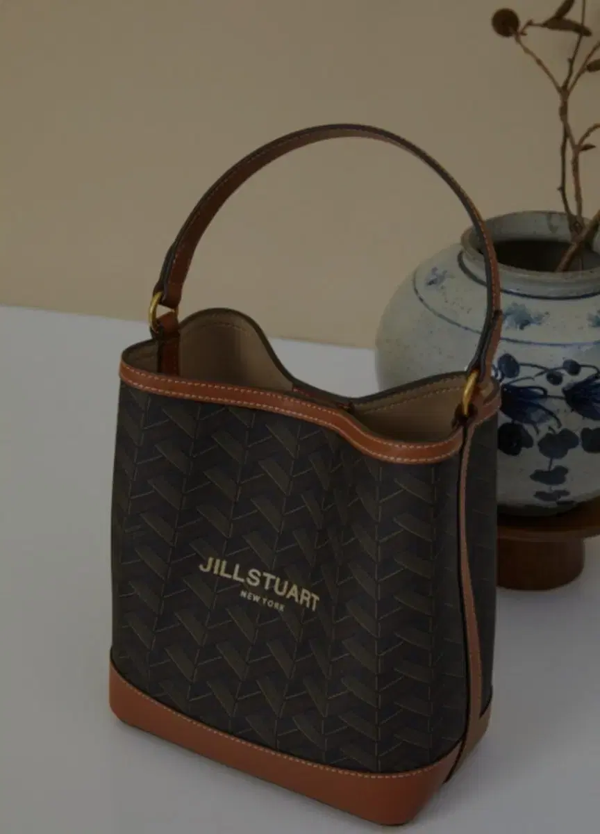 Shop 로젤라칠링 on Bunjang Global Site - No more Korean account!